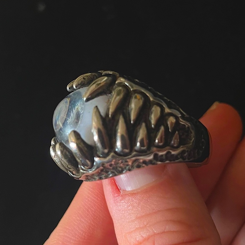 Silver Eyeball In Teeth Ring - Picture 5 of 5